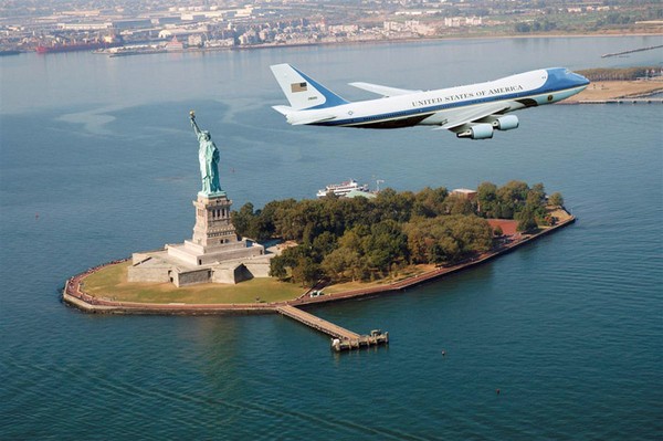 Máy bay chở Tổng thống Mỹ - chiếc Air Force One